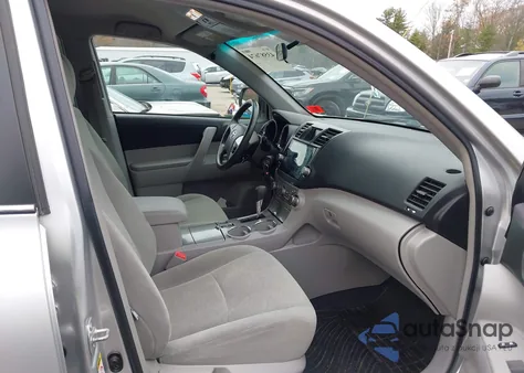 2012 Toyota Highlander Base V6 из США, поврежденный, VIN 5TDBK3EH4CS143215